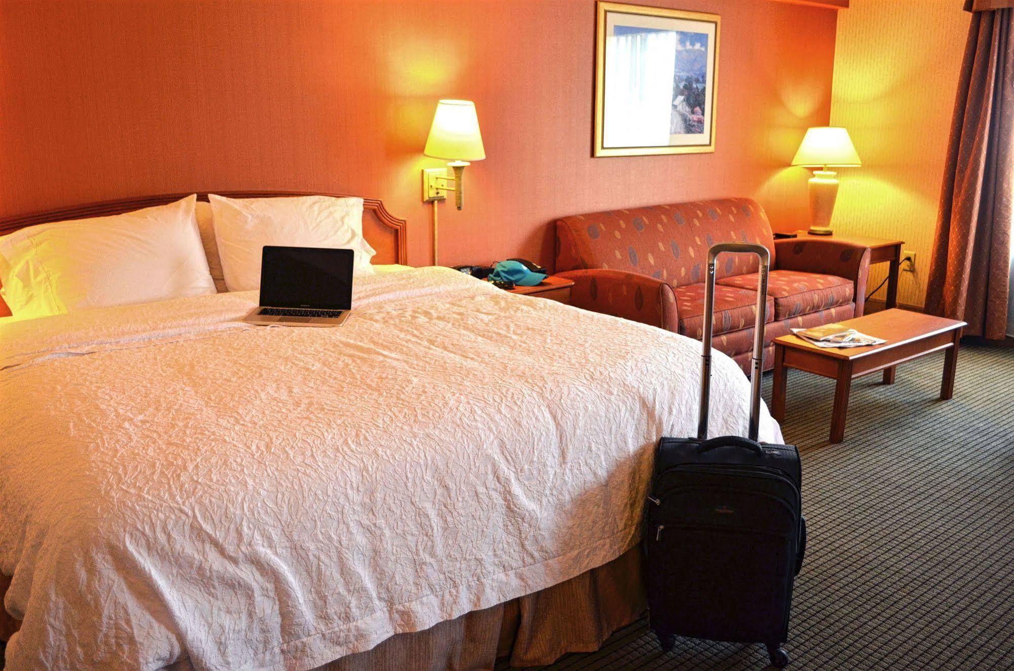 Hampton Inn By Hilton Harrisburg West Меканиксбърг Екстериор снимка