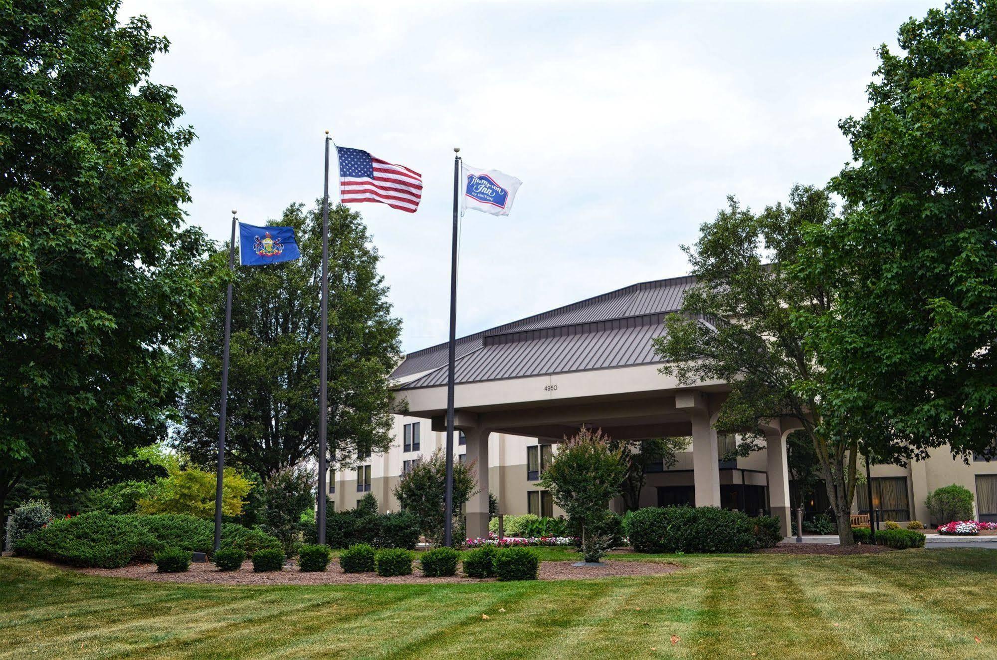 Hampton Inn By Hilton Harrisburg West Меканиксбърг Екстериор снимка