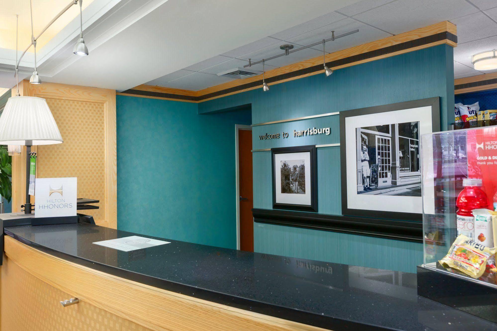 Hampton Inn By Hilton Harrisburg West Меканиксбърг Екстериор снимка