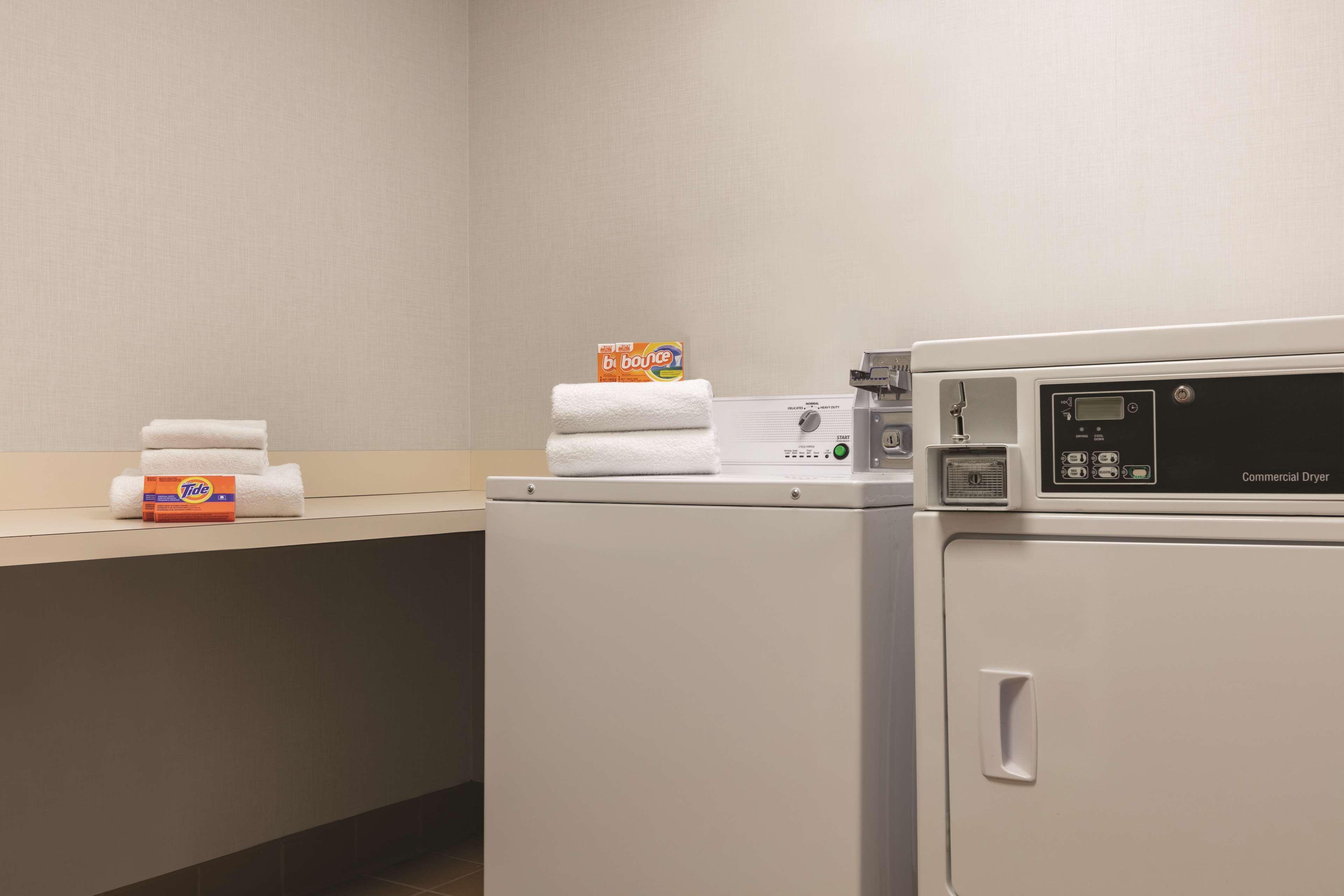 Hampton Inn By Hilton Harrisburg West Меканиксбърг Екстериор снимка