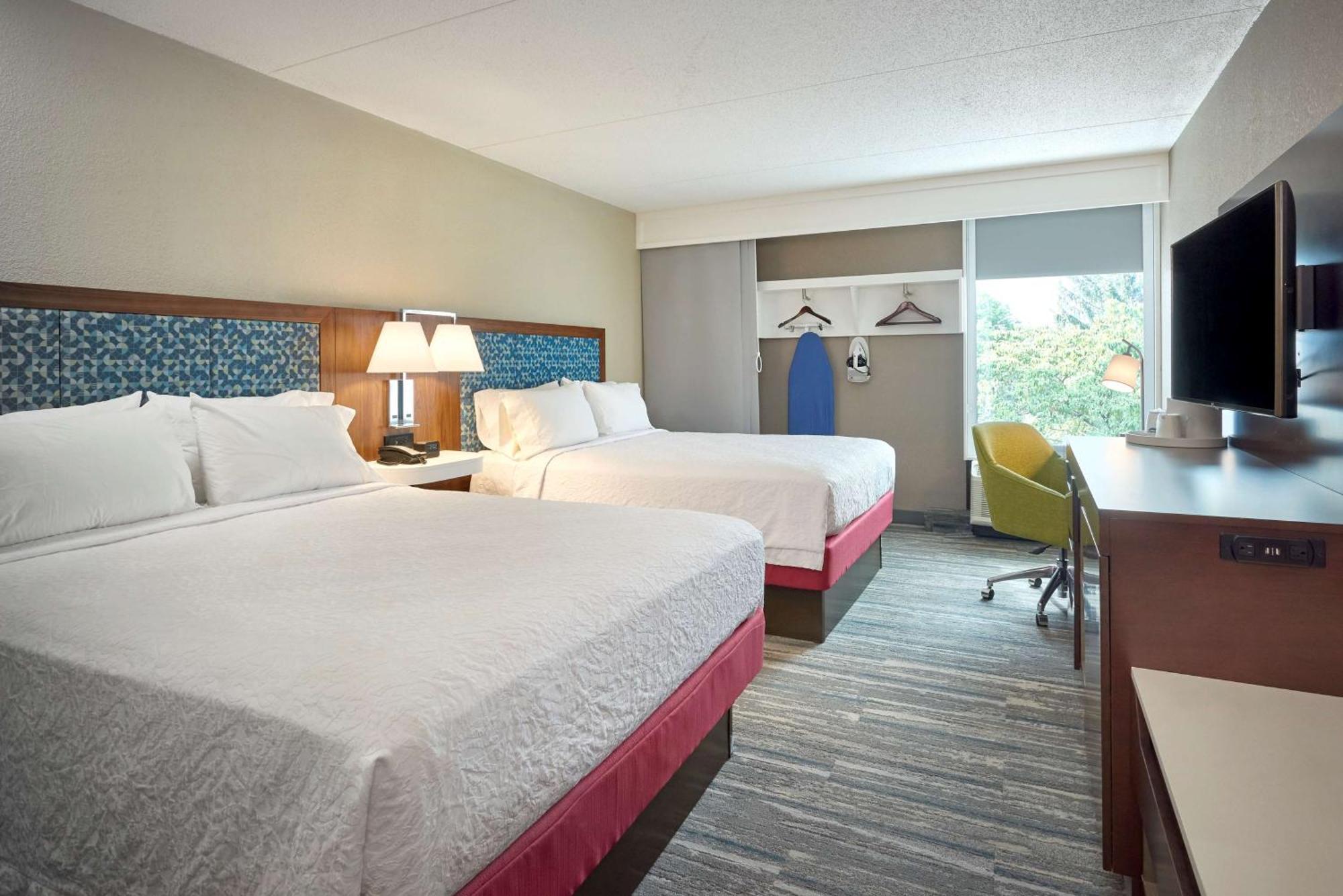 Hampton Inn By Hilton Harrisburg West Меканиксбърг Екстериор снимка