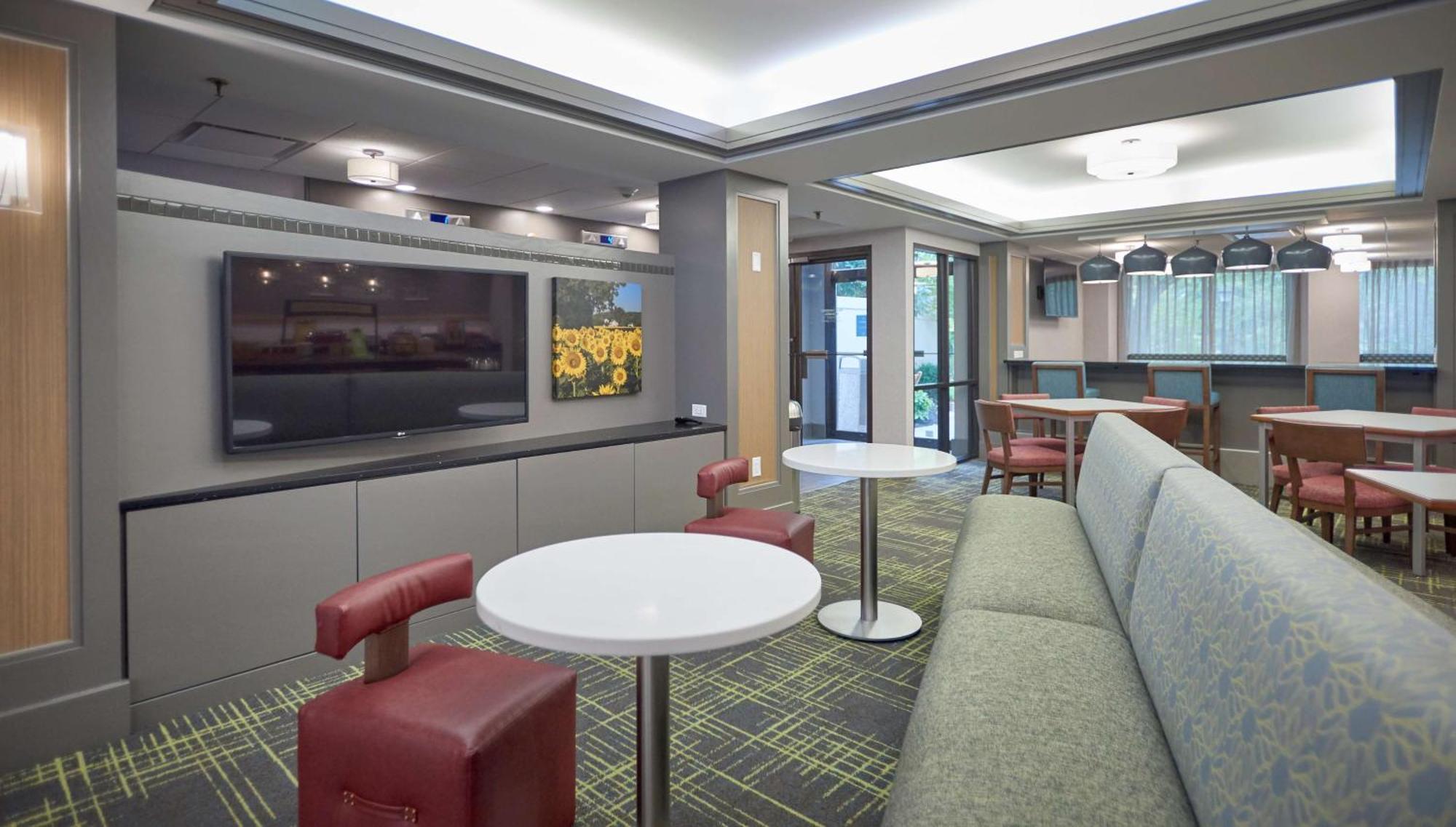 Hampton Inn By Hilton Harrisburg West Меканиксбърг Екстериор снимка