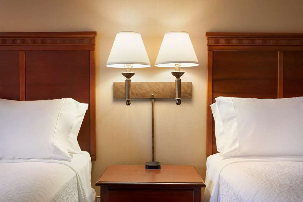 Hampton Inn By Hilton Harrisburg West Меканиксбърг Стая снимка