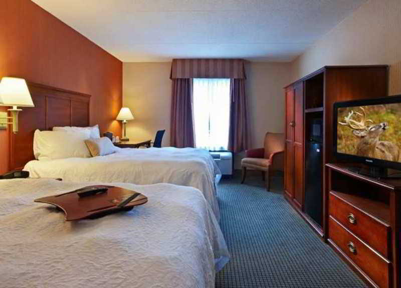 Hampton Inn By Hilton Harrisburg West Меканиксбърг Стая снимка