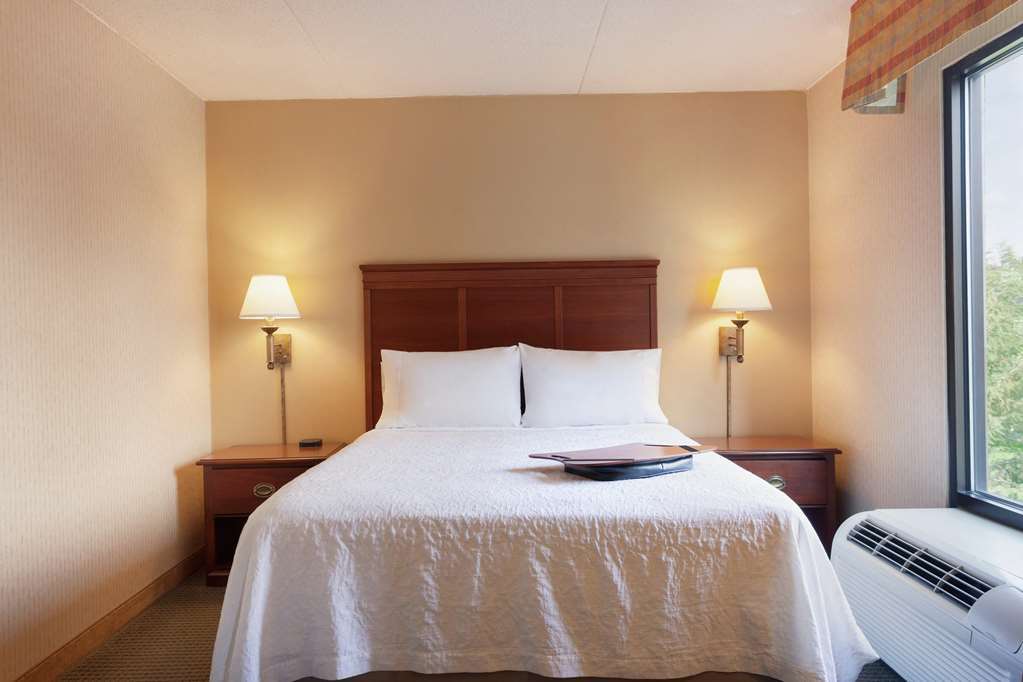 Hampton Inn By Hilton Harrisburg West Меканиксбърг Стая снимка